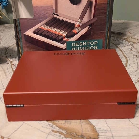 Bond Street Desktop With Built-in Humidor Cigar Case Brand New In Box - Picture 16 of 16